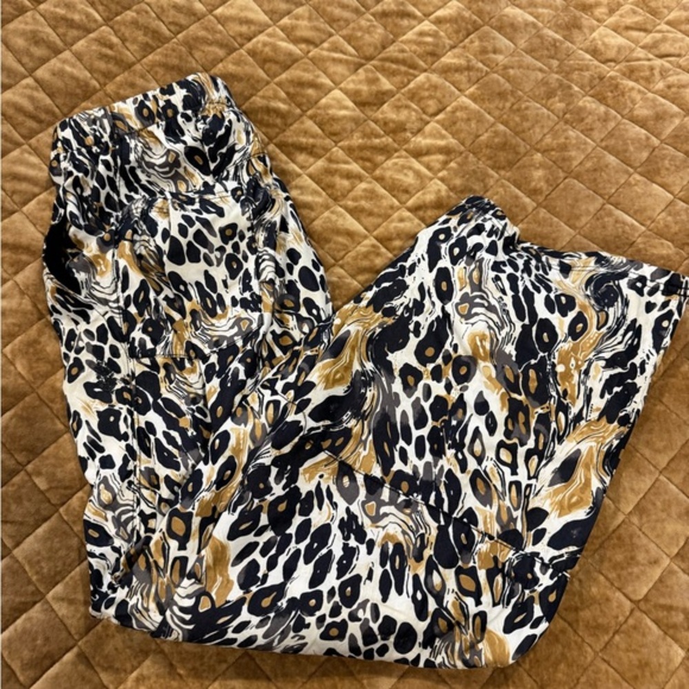 Free People movement-animal print pants-EXCELLENT CONDITION-worn once🤎🖤see pic :
